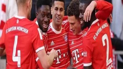 بايرن ميونخ يعزز صدارته في الدوري الألماني بعد فوزه بخماسية على أوجسبورج