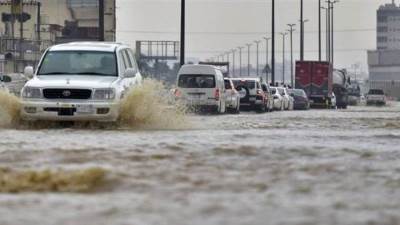 السعودية.. تعليق الدراسة في جدة وعدد من المدن بسبب الأمطار والسيول