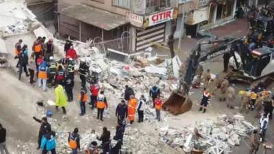 روسيا: وصول طائرتين محملتين بالمساعدات الإنسانية لمتضرري زلزال سوريا