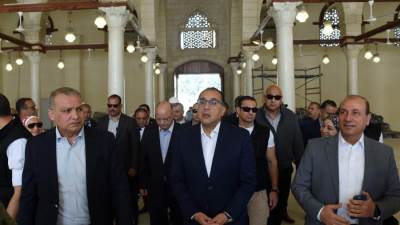 رئيس الوزراء يتفقد أعمال تنفيذ مشروع تطوير "حدائق الفسطاط"