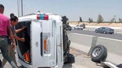 إصابة 10 أشخاص في حادث انقلاب ميكروباص بالإسماعيلية