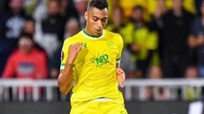 المهاجم المصري مصطفى محمد يسجل هدف التعادل لفريقه نانت أمام ضيفه نيس