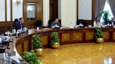 رئيس الوزراء يتابع موقف تطبيق منظومة الشحن المسبق "ACI"