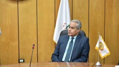 وزير القوى العاملة يشهد "إنترفيو" بين ممثل سلسلة "أمريكانا" و"ذوي همم"