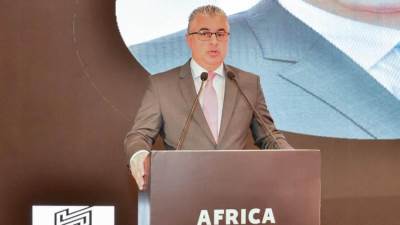 رئيس اقتصادية قناة السويس يلقي كلمة أمام منتدى الاستثمار الإفريقي