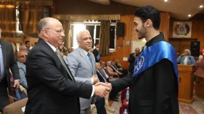 محافظ القاهرة يكرم 68 طالبا وطالبة من المتفوقين في الأنشطة التربوية