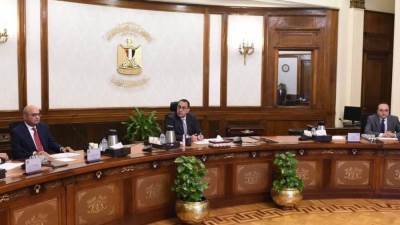 مدبولى يرحب بخطط "جنرال موتورز" للتوسع فى إنتاج طرازات جديدة من السيارات داخل مصر