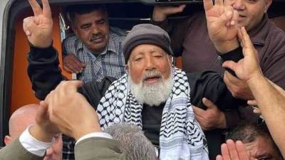 خروج «فؤاد الشوبكي» شيخ الأسرى الفلسطينيين من السجن