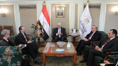 وزير التعليم يلتقي القائم بأعمال السفير الأمريكي لبحث التعاون المُشترك