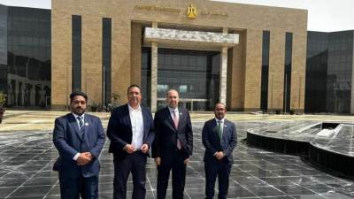 العاصمة الإدارية تستقبل زيارة محافظ العاصمة البحرينية المنامة وتستعرض الإنجازات المحققة بمشروعاتها