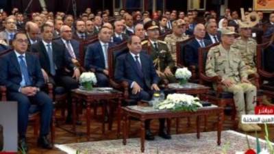 الرئيس السيسى يشاهد فيلما تسجيليا بعنوان "قلاع إنتاجية"