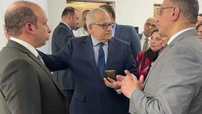 رئيس جامعة القاهرة يتابع التجهيزات لافتتاح مجمع العيادات الخارجية بمستشفى أبوالريش