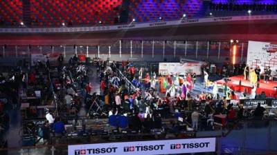 وزير الرياضة ورئيس الاتحاد الدولى للدراجات يفتتحان كأس العالم لدراجات المضمار