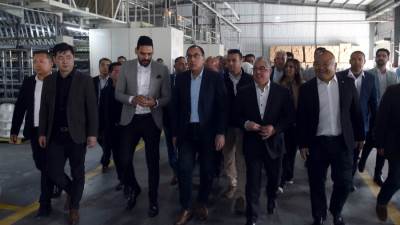 رئيس الوزراء يشهد افتتاح مشروع شركة "إيجيبت فان يانغ" لطباعة وصباغة المنسوجات