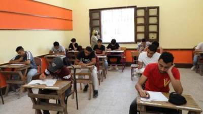 التعليم: النماذج الاسترشادية للثانوية العامة تقدم أسئلة مطابقة للامتحانات حتى يتدرب عليها الطلاب