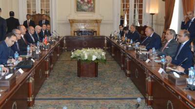 منذ قليل.. انطلاق جلسة المباحثات بين وزيرى خارجية مصر وتركيا