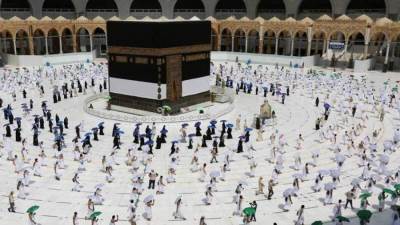 تعليمات مصر للطيران لشركات السياحة خلال موسم عمرة رمضان