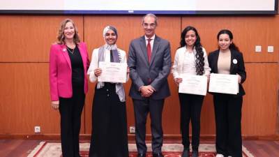 وزير الاتصالات يكرم الفائزين فى مسابقة DECI-GEEKS التى أطلقتها مبادرة أشبال مصر الرقمية