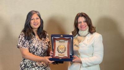 وزيرة الهجرة تلتقي عمدة "إيرفين" الأمريكية لبحث تعزيز التعاون