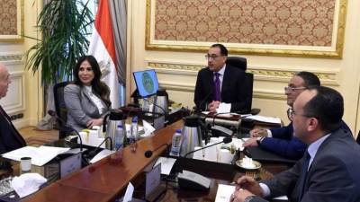 رئيس الوزراء يواصل سلسلة لقاءاته لمناقشة مقترحات برنامج رد الأعباء التصديرية الجديد