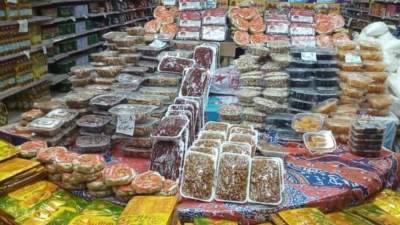 استعدادا  لبداية شهررمضان زيادة كميات السلع الغذائية بمعارض الغرفة بالجيزة 