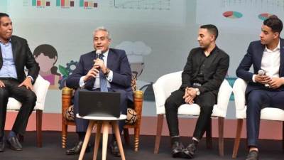 شحاته: ويوجه بالاستمرار في دورات التدريب على مهن يحتاجها سوق العمل 