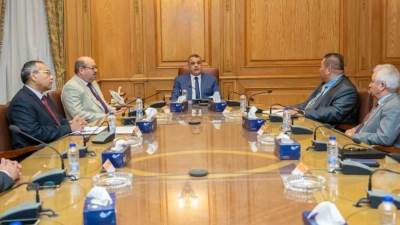 "وزير الدولة للإنتاج الحربى" يستقبل وفد "فوجي سينو" الصينية 