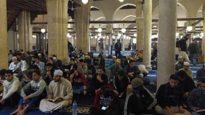 الجامع الأزهر يستقبل المصلين لأداء أول تراويح في شهر رمضان المبارك