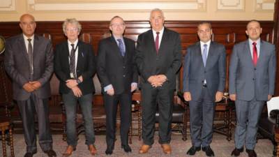 القصير يبحث مع السفير التشيكي التعاون المشترك بين البلدين في القطاع الزراعي