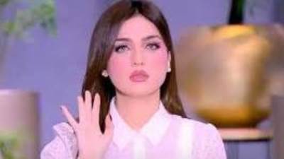 صاحبة الصوت الشتوي.. أحمد مكى وشيماء سيف ومى كساب يسخرون من ياسمين عز