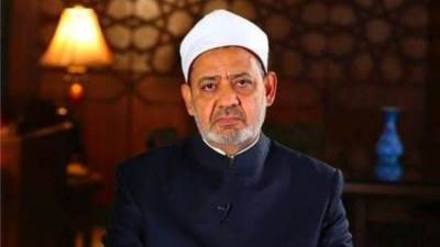 بعد مناقشة الدكتوراة بالمستشفى.. الإمام الأكبر يوجه جامعة الأزهر بتكفل نفقات علاج الدكتور "محمود وهبة"