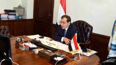 الملا: الشركات البترولية فى مقدمة القطاعات الجاذبة بالبورصة المصرية