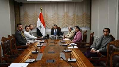 وزير الشباب والرياضة يبحث تطوير أندية العلوم والتكنولوجيا