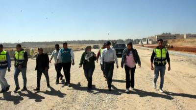 رئيس جهاز القاهرة الجديدة يتفقد محاور الطرق وأعمال المرافق الجارية بالمدينة