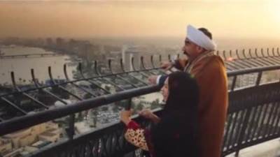 هل يستكمل أحمد مكي رحلته مع زوجته مربوحة فى القاهرة؟