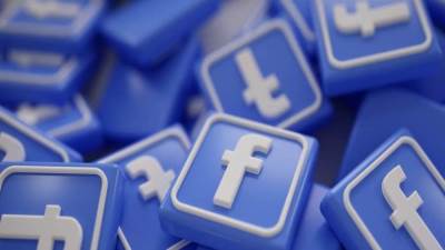 الداخلية تكشف ملابسات فيديو يتضمن قيام أحد الأشخاص بقيادة سيارة أثناء فتح "الكبوت" بالسويس