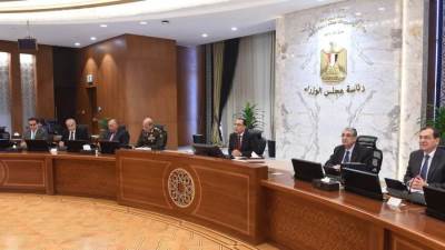 مدبولي يستعرض إجراءات تفعيل قانون تنمية المشروعات المتوسطة والصغيرة ومتناهية الصغر