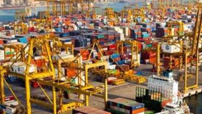 جمارك الدخيله تضبط محاولة تزوير تنازل لتصدير كمية من المياة الغازية 