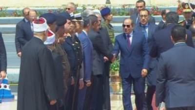 الرئيس السيسي يصل مسجد المشير طنطاوى لأداء صلاة الجمعة