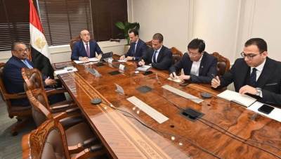 وزير الإسكان يتابع مع مدير شركة "cscec" الصينية الموقف التنفيذي لمشروع منطقة الأعمال المركزية بالعاصمة