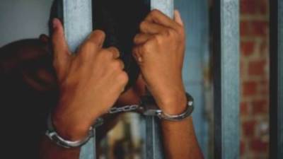 سيدة تسرق 650 ألف جنيه من سيارة شخص تعمل لديه بالقاهرة