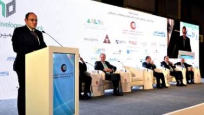 "الصناعة": 60 مستثمرا يحصلون على 113 وحدة صناعية بالفيوم الجديدة