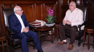 وزير الزراعة ومحافظ بورسعيد يبحثان سبل تحقيق التنمية الزراعية وملف تقنين الأراضي