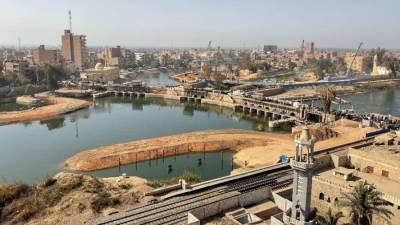 سويلم يتابع الموقف التنفيذي لمشروع إنشاء قناطر ديروط الجديدة