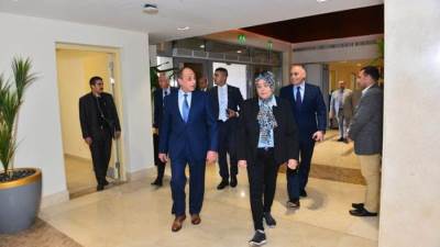 وزير الطيران المدني يباشر سير العمل من مقر الوزارة بالعاصمة الإدارية الجديدة