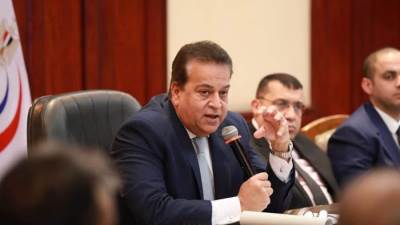 الصحة توجه بسرعة العمل على حل التحديات التي تواجه الفرق الطبية 