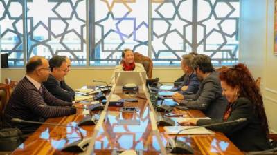 وزيرة البيئة تبحث مع "القناة للسكر" نتائج استخدام مادة EM في معالجة الصرف الصناعي