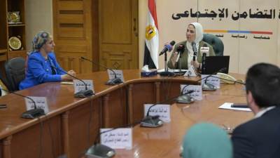 القباج تشهد توقيع تعاون بين بنك ناصر ومؤسسة "حياة كريمة" لطرح شهادة "حياة كريمة"