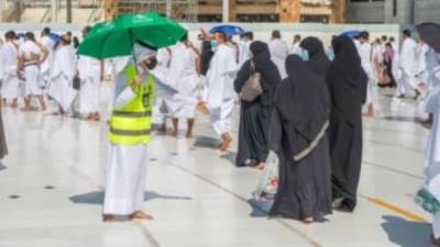 9.3 مليون معتمر ومصلى بالحرم المكى خلال العشر الأوائل من رمضان