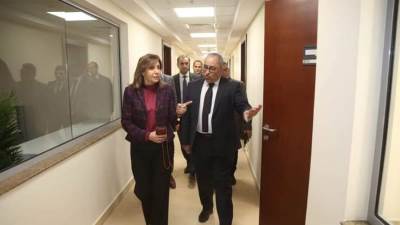 وزيرة الثقافة تتفقد سير العمل بمقر الوزارة بالعاصمة الإدارية الجديدة